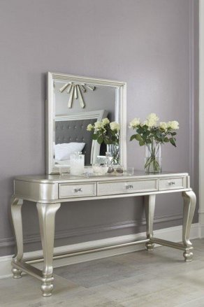 B650-22-25 Туалетный столик с зеркалом Coralayne, Ashley Furniture